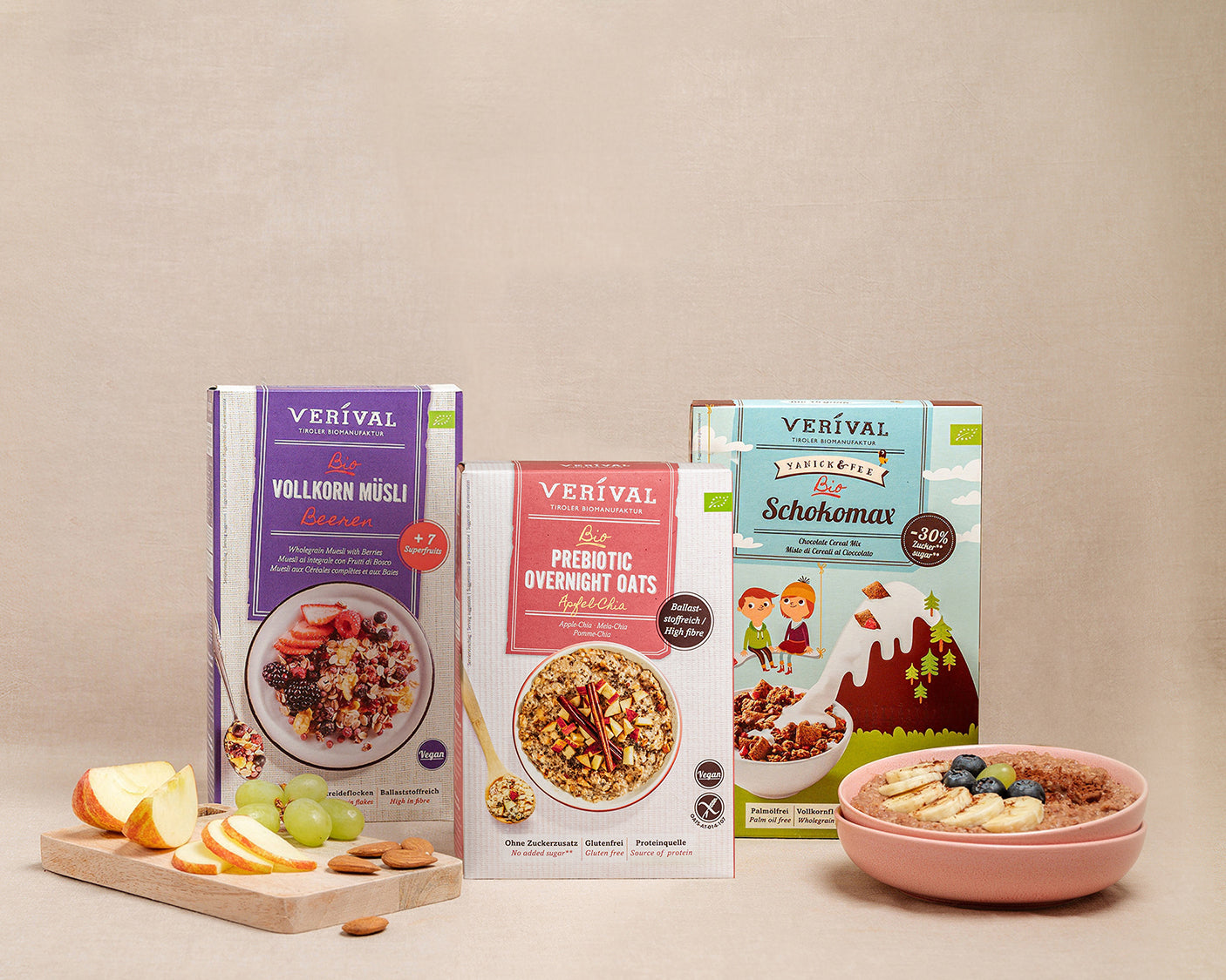 Packungen der Verival-Produkte Beeren-Vollkorn Müsli, Prebiotic  Overnight Oats und Schokomax